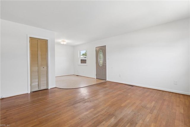 23 Berkley DR, Hampton, VA 23663