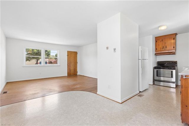 23 Berkley DR, Hampton, VA 23663