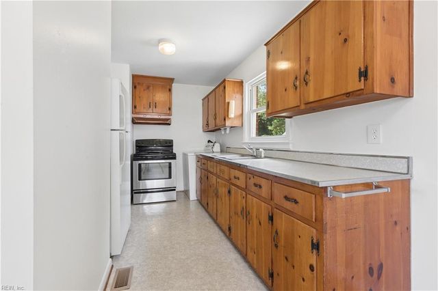 23 Berkley DR, Hampton, VA 23663