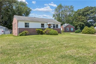 23 Berkley DR, Hampton, VA 23663