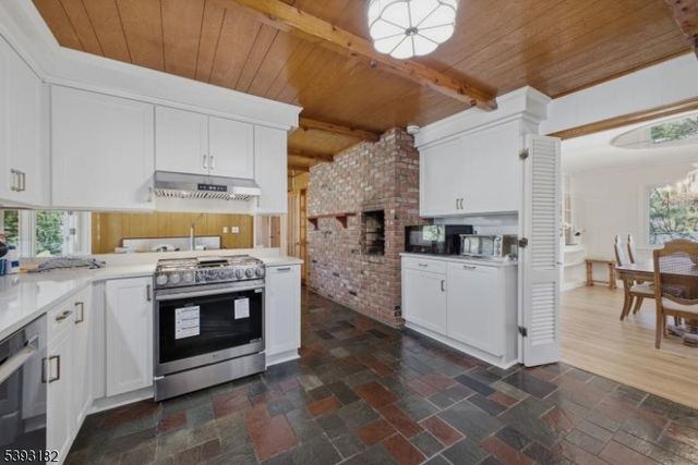 113 Barchester Way, Westfield Town, NJ 07090