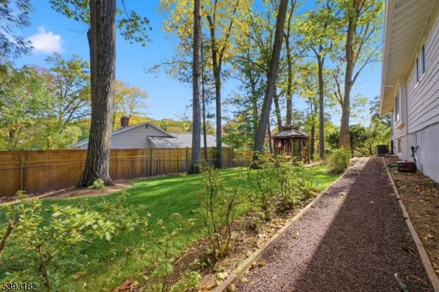 113 Barchester Way, Westfield Town, NJ 07090