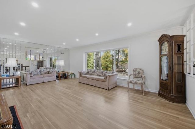 113 Barchester Way, Westfield Town, NJ 07090