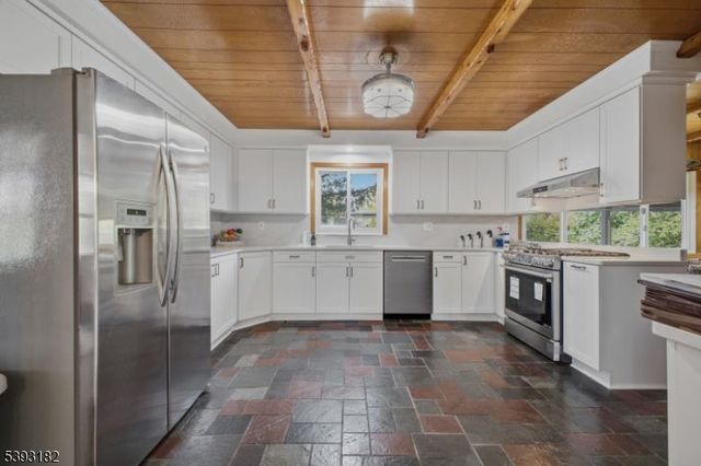 113 Barchester Way, Westfield Town, NJ 07090