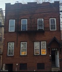 307 Clinton Pl, Newark City, NJ 07112