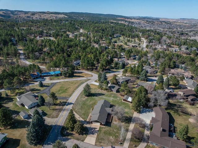 4004 WONDERLAND DR, Rapid City, SD 57702