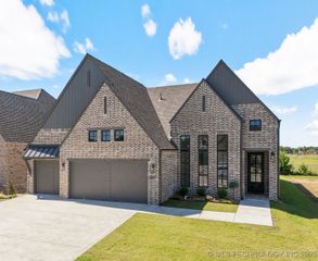 2601 W Twin Oaks Street, Broken Arrow, OK 74012