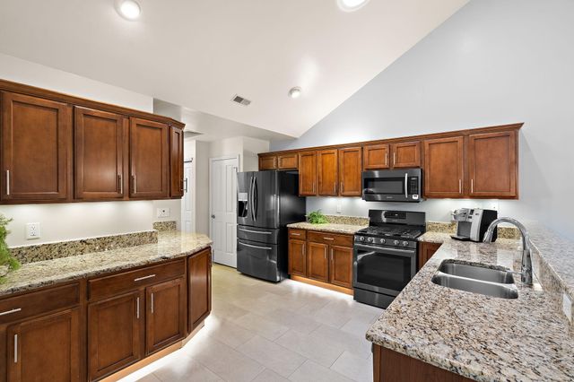 2304 Allison Circle 2304, Valparaiso, IN 46383