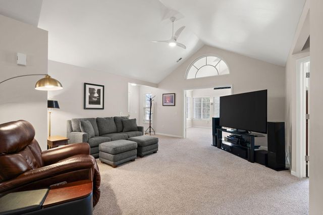 2304 Allison Circle 2304, Valparaiso, IN 46383