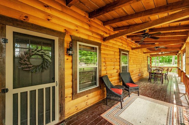 111 Guill Ln, Cottontown, TN 37048