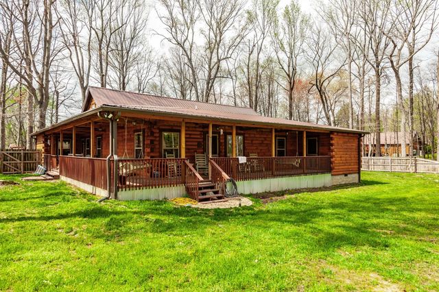 111 Guill Ln, Cottontown, TN 37048