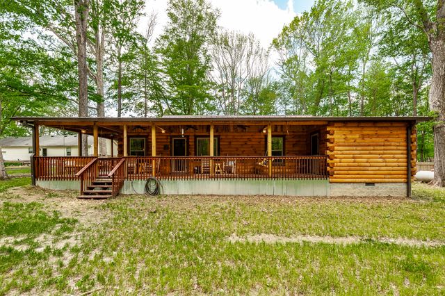 111 Guill Ln, Cottontown, TN 37048