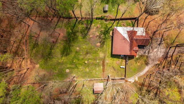 111 Guill Ln, Cottontown, TN 37048