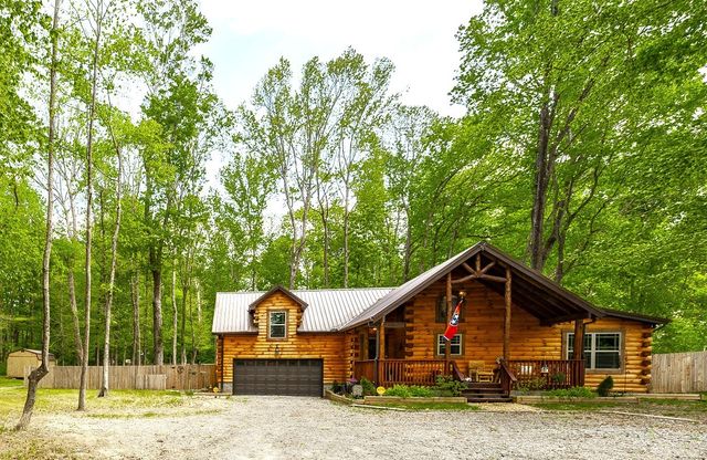 111 Guill Ln, Cottontown, TN 37048