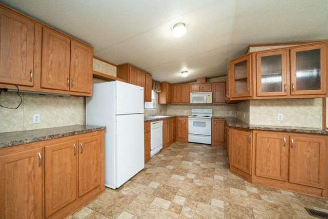 1833 Peach Orchard, Marshall, TX 75672