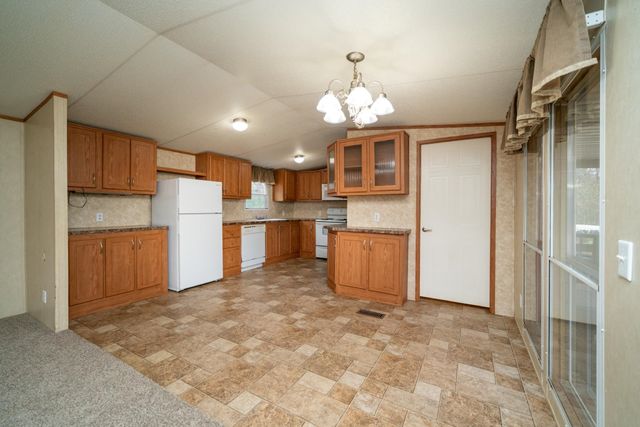 1833 Peach Orchard, Marshall, TX 75672