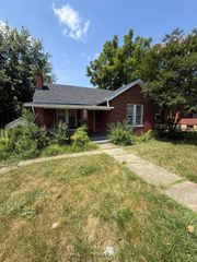 3156 Roundhill AVE NW, Roanoke, VA 24012
