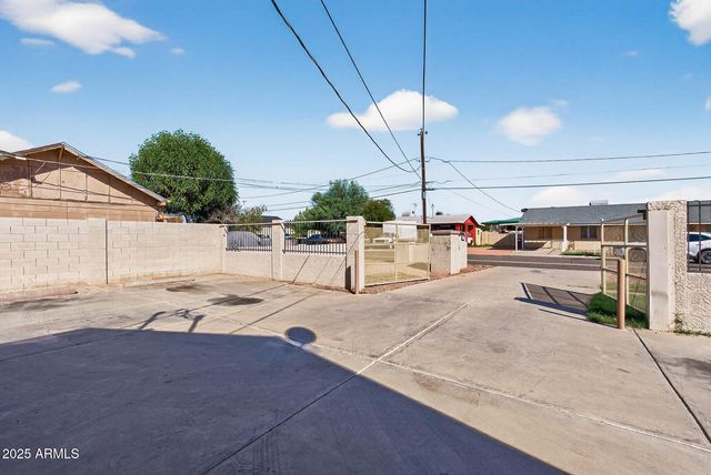 8321 W Edwards Street B, Peoria, AZ 85345