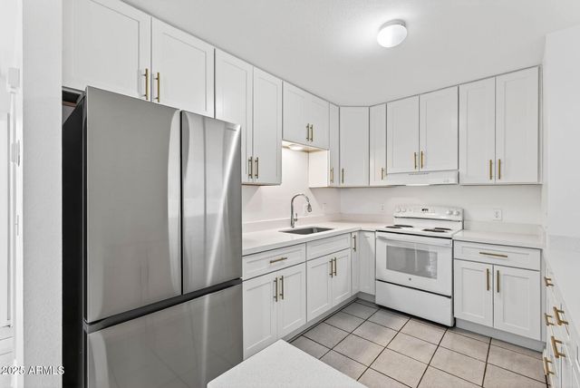 8321 W Edwards Street B, Peoria, AZ 85345