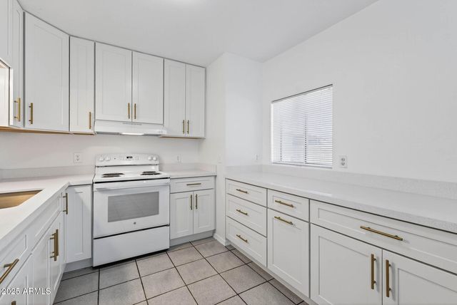 8321 W Edwards Street B, Peoria, AZ 85345