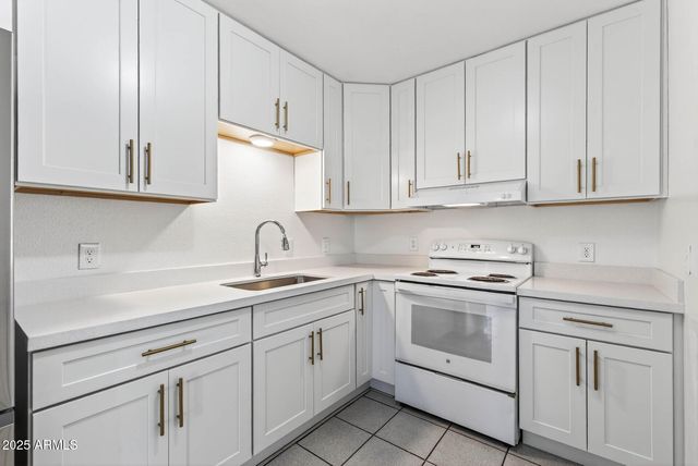 8321 W Edwards Street B, Peoria, AZ 85345