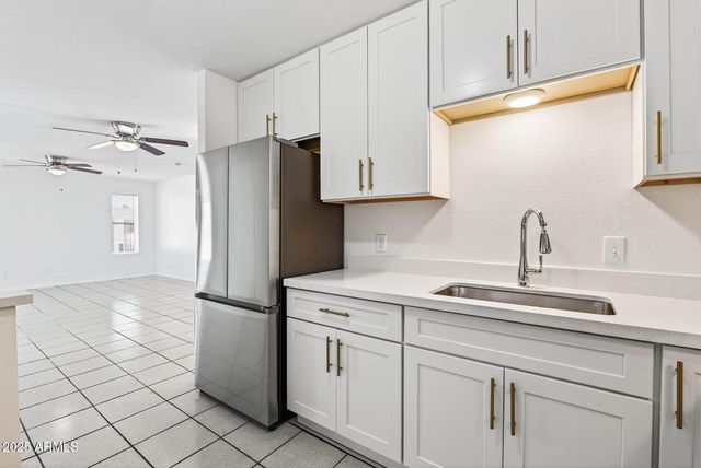 8321 W Edwards Street B, Peoria, AZ 85345