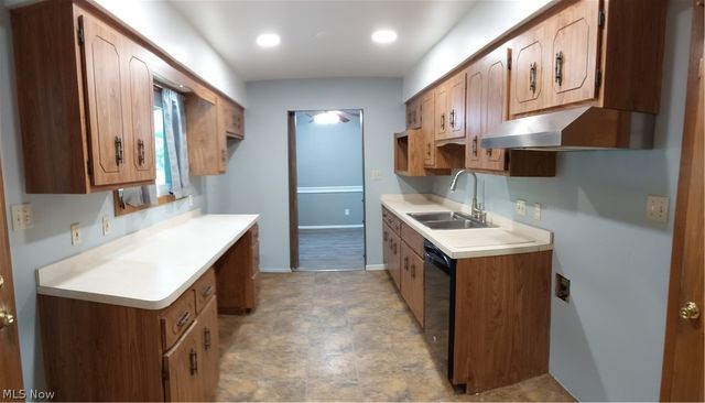 6382 Alderwood Road, Parma Heights, OH 44130