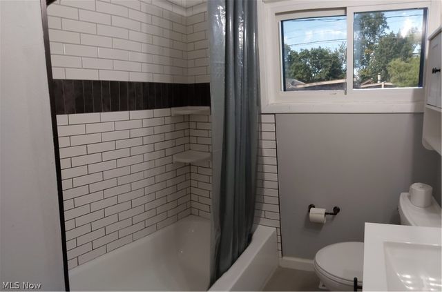 6382 Alderwood Road, Parma Heights, OH 44130
