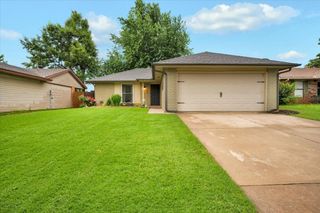 12414 SW 15th Terrace, Yukon, OK 73099