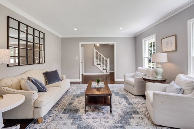 1853 HUNTERS HILL DR, Germantown, TN 38138