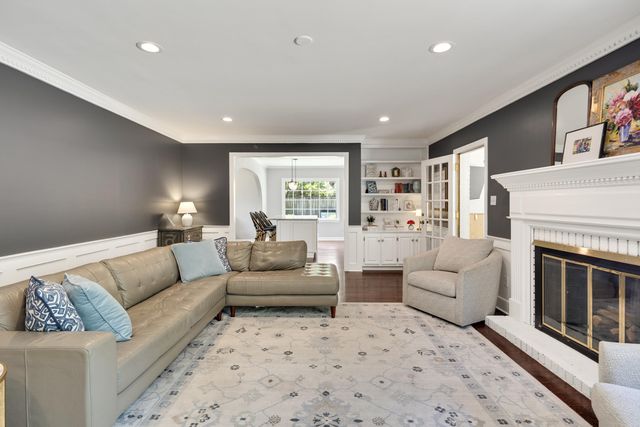 1853 HUNTERS HILL DR, Germantown, TN 38138