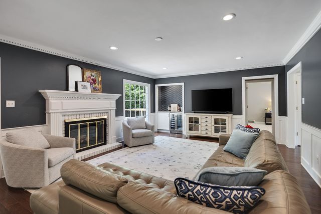 1853 HUNTERS HILL DR, Germantown, TN 38138