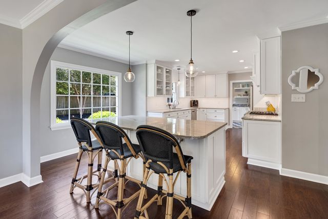1853 HUNTERS HILL DR, Germantown, TN 38138