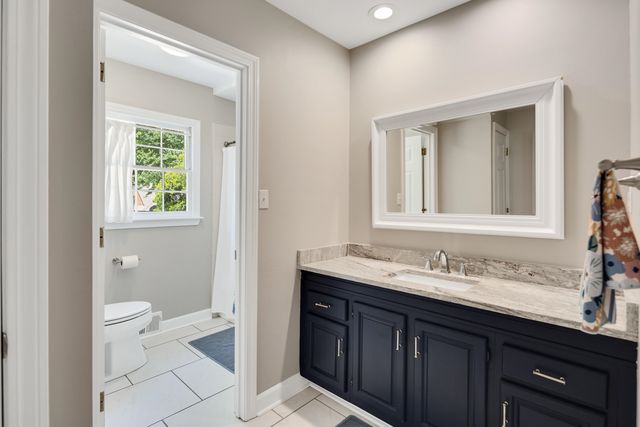 1853 HUNTERS HILL DR, Germantown, TN 38138