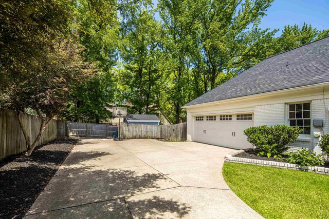 1853 HUNTERS HILL DR, Germantown, TN 38138