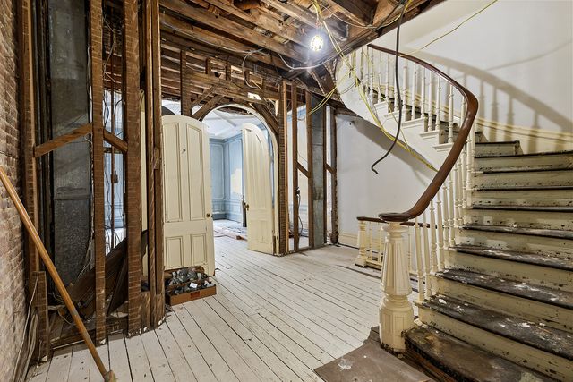 245 E 61ST Street, New York City, NY 10065