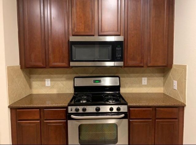 4005 E Timber Cut Court, Pearland, TX 77584