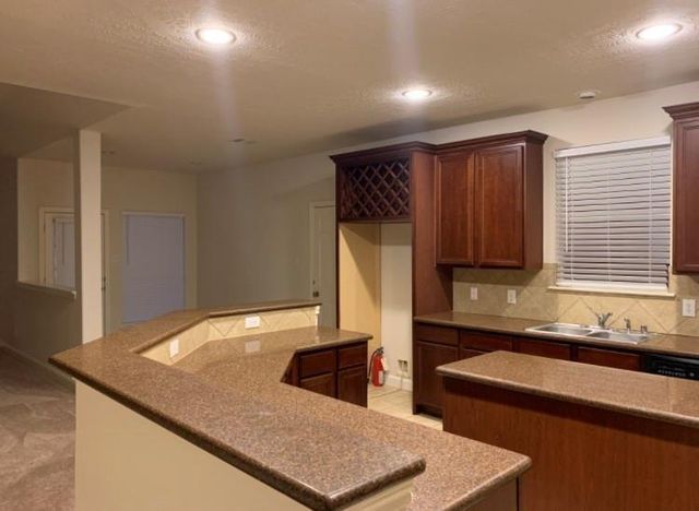 4005 E Timber Cut Court, Pearland, TX 77584