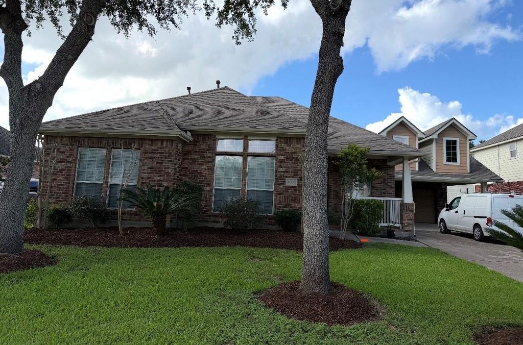 4005 E Timber Cut Court, Pearland, TX 77584