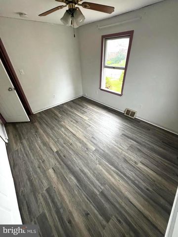 943 CORNWELLS AVE, Bensalem, PA 19020
