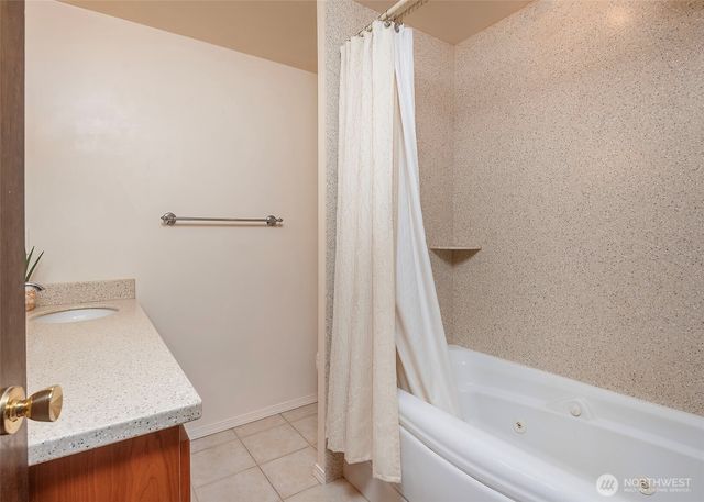 8821 221st Place SW, Edmonds, WA 98026