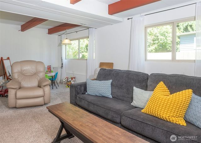 8821 221st Place SW, Edmonds, WA 98026