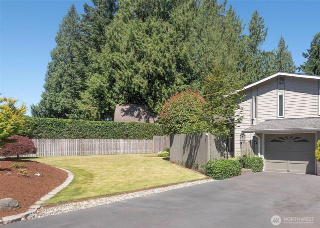 8821 221st Place SW, Edmonds, WA 98026