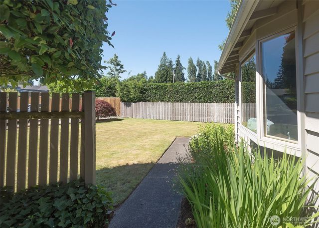 8821 221st Place SW, Edmonds, WA 98026
