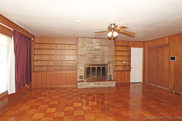 912 W Shawnee Avenue, Nowata, OK 74048