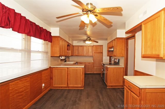 912 W Shawnee Avenue, Nowata, OK 74048