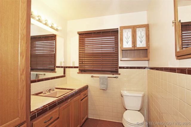 912 W Shawnee Avenue, Nowata, OK 74048