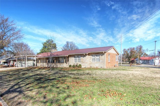 912 W Shawnee Avenue, Nowata, OK 74048