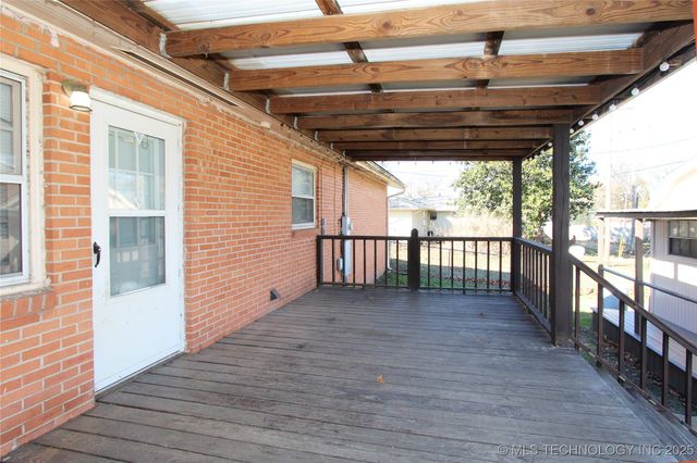 912 W Shawnee Avenue, Nowata, OK 74048