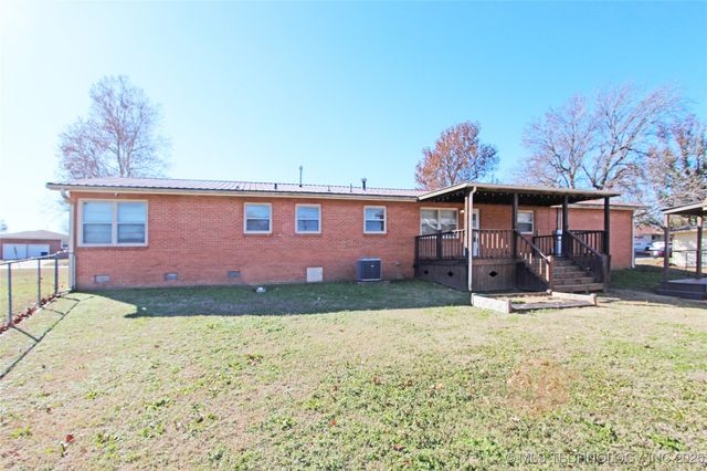 912 W Shawnee Avenue, Nowata, OK 74048